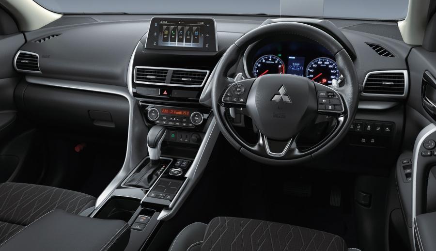 Торпедо Mitsubishi Eclipse Cross Black Edition 2018 года  (JP) (фото 23 из 31)